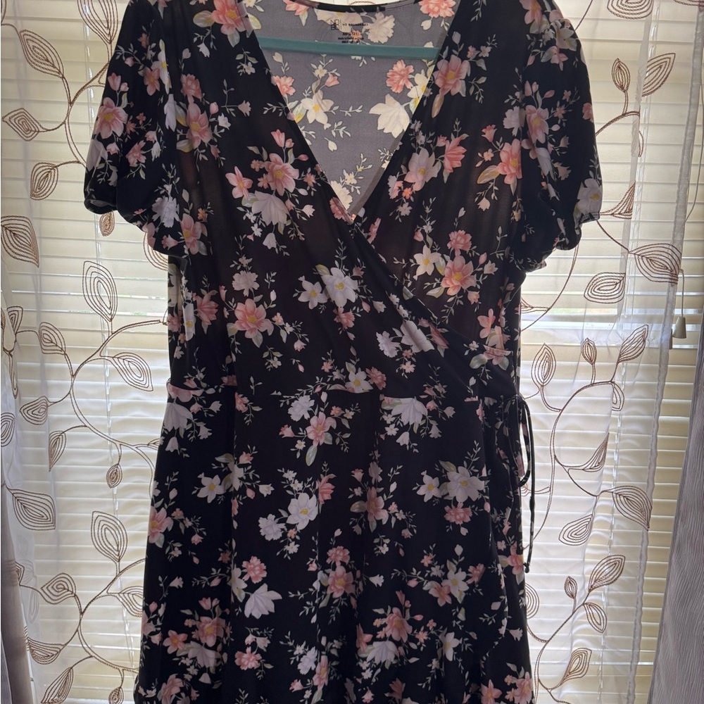 Chic Black Floral Mini Dress